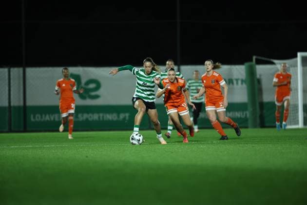 Carolina Santiago ( Sporting CP Womens team ) in action during the match between Sporting CP Womens team and Glasgow City LFC Womens team, valid for UEFA Womens Europa Cup 2025 2026 - round of 16 at Estadio Aurelio Pereira on 19 November 2025. Lisboa Estadio Aurelio Pereira Alcochete Portugal Copyright: xIMAGOx xPRIMExSPORTSxIMAGESx xFILIPExOLIVEIRAx