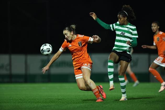 Lisa Evans ( Glasgow City LFC Women s team ) in action during the match between Sporting CP Womens team and Glasgow City LFC Womens team, valid for UEFA Womens Europa Cup 2025 2026 - round of 16 at Estadio Aurelio Pereira on 19 November 2025. Lisboa Estadio Aurelio Pereira Alcochete Portugal Copyright: xIMAGOx xPRIMExSPORTSxIMAGESx xFILIPExOLIVEIRAx