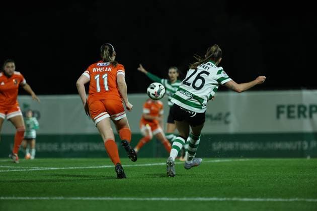 Mackenzie Cherry ( Sporting CP Womens team ) in action during the match between Sporting CP Womens team and Glasgow City LFC Womens team, valid for UEFA Womens Europa Cup 2025 2026 - round of 16 at Estadio Aurelio Pereira on 19 November 2025. Lisboa Estadio Aurelio Pereira Alcochete Portugal Copyright: xIMAGOx xPRIMExSPORTSxIMAGESx xFILIPExOLIVEIRAx