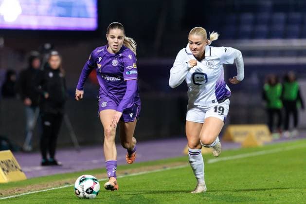 WOMEN SOCCER - EC, A.Wien vs Anderlecht VIENNA,AUSTRIA,19.NOV.25 - WOMEN SOCCER - UEFA Women s Europa Cup, round of 16, FK Austria Wien vs RSC Anderlecht. Image shows Louise Schoeffel (A.Wien) and Klara Folkesson (Anderlecht).  GEPAxpictures xArminxRauthner