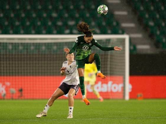 Photo Kessya BUSSY Wolfsburg vs Maya Le Tissier Manchester Womens Champions League on Wed 19 11 2025 VfL Wolfsburg Manchester United