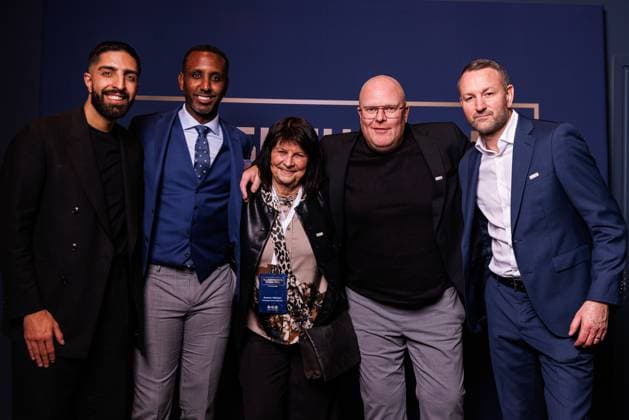 251119 Degerfors Sean Behnam Sabetkar, tränare Henok Goitom, Suzanne Hällström Svensk Elitfotboll och sportchef Patric Werner poserar för ett porträtt under Allsvenskans Stora Pris den 19 november 2025 i Stockholm.  Copyright: CAISAxRASMUSSEN BB251119BB557
