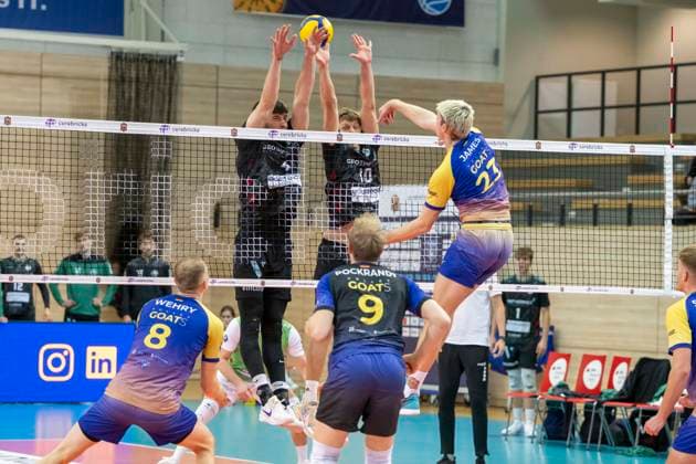 1 Volleyball Bundesliga Season 2025 2026 Cerebricks Volley Goats Mitteldeutschland vs TSV Haching Munich Halle, Germany November 19, 2025 In the picture from left Jannis Wehry Bitterfeld , Alexej Zhbankov Haching , Patrick Rupprecht Haching , Lukas Pockrandt Bitterfeld and Samuel Schellenberg Bitterfeld Halle Saale SWH Arena Sachsen Anhalt Germany