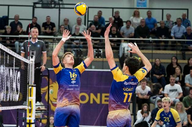 1 Volleyball Bundesliga Season 2025 2026 Cerebricks Volley Goats Mitteldeutschland vs TSV Haching Munich Halle, Germany November 19, 2025 In the picture from left Paul Stommel Bitterfeld and Nick Breitenbach Bitterfeld Halle Saale SWH Arena Sachsen Anhalt Germany