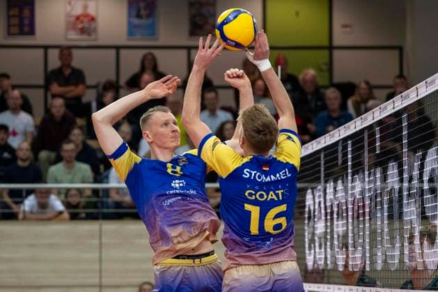 1 Volleyball Bundesliga Season 2025 2026 Cerebricks Volley Goats Mitteldeutschland vs TSV Haching Munich Halle, Germany November 19, 2025 In the picture from left Jannis Wehry Bitterfeld and Paul Stommel Bitterfeld Halle Saale SWH Arena Sachsen Anhalt Germany