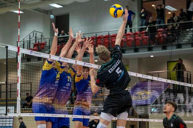 1 Volleyball Bundesliga Season 2025 2026 Cerebricks Volley Goats Mitteldeutschland vs TSV Haching Munich Halle, Germany November 19, 2025 In the picture from left Paul Stommel Bitterfeld , Nick Breitenbach Bitterfeld , Sebastian Lara Bitterfeld and Florian Krenkel Haching Halle Saale SWH Arena Sachsen Anhalt Germany