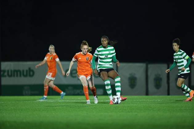 Brittany Raphino ( Sporting CP Womens team ) in action during the match between Sporting CP Womens team and Glasgow City LFC Womens team, valid for UEFA Womens Europa Cup 2025 2026 - round of 16 at Estadio Aurelio Pereira on 19 November 2025. Lisboa Estadio Aurelio Pereira Alcochete Portugal Copyright: xIMAGOx xPRIMExSPORTSxIMAGESx xFILIPExOLIVEIRAx