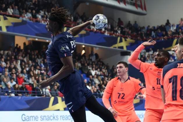 HANDBALL : Paris Saint Germain Vs FC Barcelone - Ligue des Champions - 19 11 2025 Wallem Peleka (Paris Saint Germain) ParisFrance  Copyright: xMichaelxBaucherx