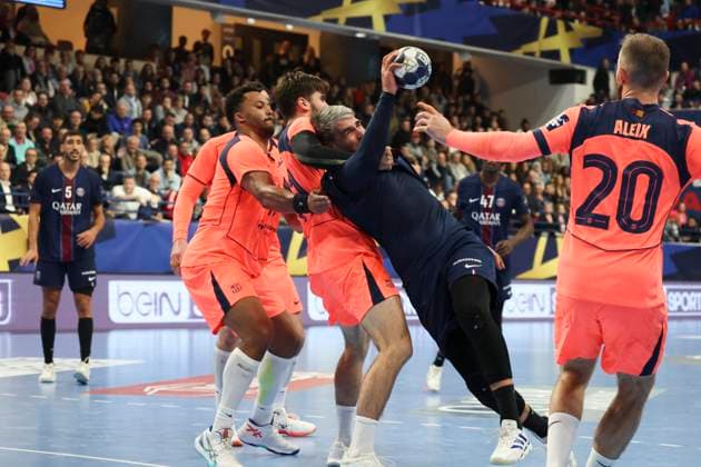 HANDBALL : Paris Saint Germain Vs FC Barcelone - Ligue des Champions - 19 11 2025 Luka Karabatic (Paris Saint Germain) ParisFrance  Copyright: xMichaelxBaucherx