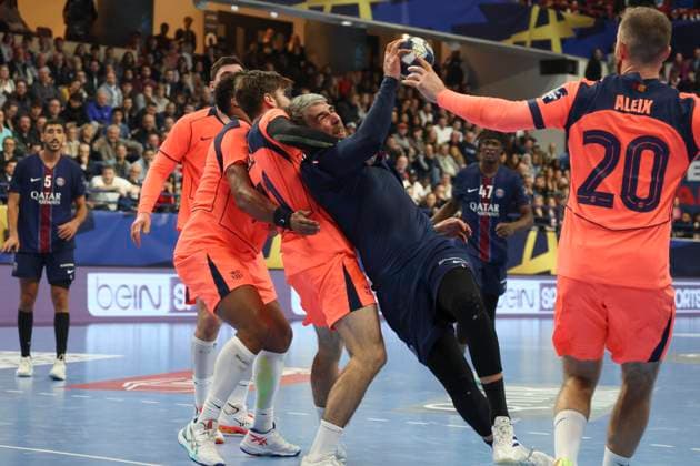 HANDBALL : Paris Saint Germain Vs FC Barcelone - Ligue des Champions - 19 11 2025 Luka Karabatic (Paris Saint Germain) ParisFrance  Copyright: xMichaelxBaucherx