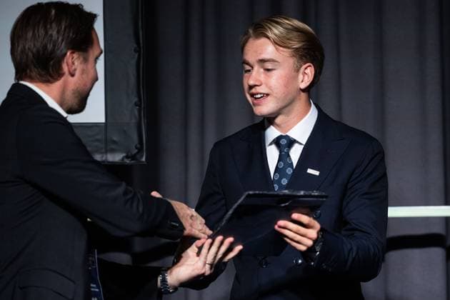 251119 IFK Göteborgs Noah Tolf receives the Young Player of the Year award during Allsvenskans Grand Prize on November 19, 2025 in Stockholm  Copyright: EMMAxWALLSKOG BB251119EW076