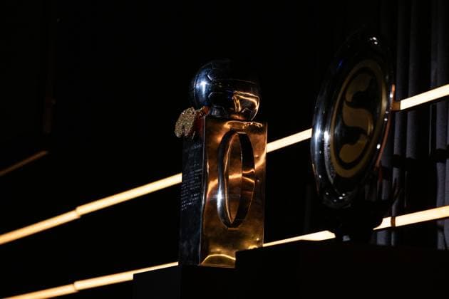 251119 Lennart Johanssons trophy and Tommy Svenssons prize during the Allsvenskan Grand Prix on November 19, 2025 in Stockholm  Copyright: EMMAxWALLSKOG BB251119EW087