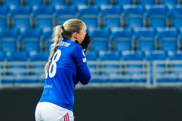 Football, Women s Champions League 2025 2026 Valerenga St Pölten Oslo 20251119 Valerenga s Saedis Heidarsdottir during the women s Champions League soccer match between Valerenga and St Pölten at Intility Arena Photo Fredrik Varfjell NTB Oslo Norway EDITORIAL USE ONLY RESTRICTED USE FOR BETTING COMPANIES  Copyright: xFredrikxVarfjellx xNTBx