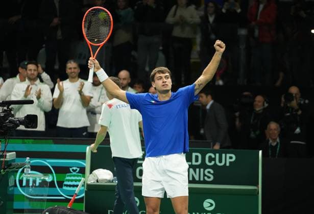 November 19, 2025, Bologna, Bretagne, Italy: Flavio Cobolli of Italia during the Davis Cup 2025, Final 8, Tennis event on 19 November 2025 in Bologna, Italy - Photo Bologna Italy - ZUMAl193 20251119_zsp_l193_079 Copyright: xLaurentxLairysx