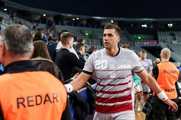 HC Zagreb v SC Magdeburg - EHF Champions League ZAGREB, CROATIA - NOVEMBER 19: Petar Topic of HC Zagreb greets fans after the EHF Champions League match between HC Zagreb and SC Magdeburg at Arena Zagreb on November 19, 2025 in Zagreb, Croatia.  Igorxkralj PIXSELL