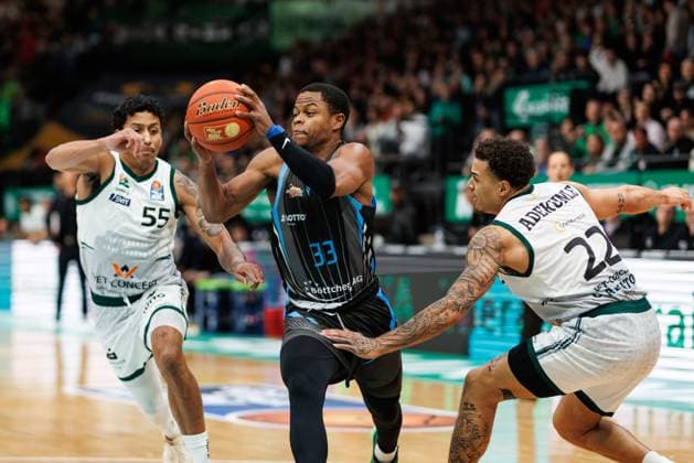 Eric Washington Science City Jena zzz Eli Brooks Gladiators Trier Nolan Adekunle Gladiators Trier , Vet Concept Gladiators Trier vs Science City Jena, Basketball, easyCredit BBL, Matchday 8, Season 2025 2026, 19 11 2025 Vet Concept Gladiators Trier vs Science City Jena, Basketball, easyCredit BBL, Matchday 8, Season 2025 2026, 19 11 2025 Copyright: xEibner-Pressefoto AlexanderxNeisx EP_ANS