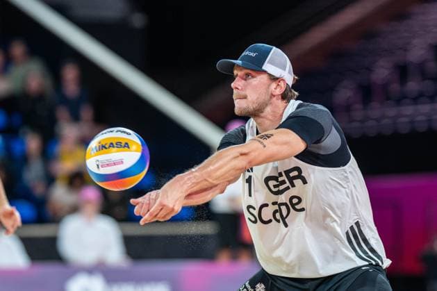 RECORD DATE NOT STATED ADELAIDE, AUSTRALIA - NOVEMBER 19: Paul Henning (Player 1 - GER) during the Beach volleyball, Beachvolleyball World Championships at Adelaide on November 19, 2025 in Adelaide, Australia. Australia Copyright: xBEAUTIFULxSPORTS PeterxWeberx