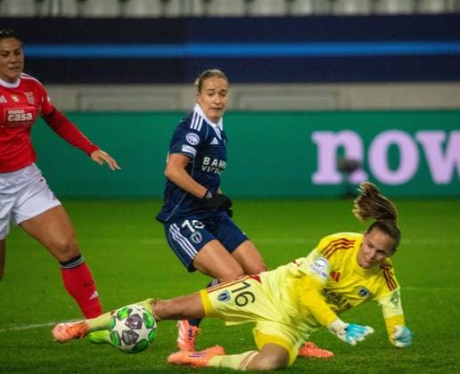 November 19, 2025, Paris, Å½Le-De-France, France: November 19, 2025, Paris, France: Women s Champions League, 4th matchday : Paris FC - Benfica : Paris FC claims their first victory in the 2026 UEFA Women s Champions League beating Benfica at Jean-Bouin (2-0). Maelline Mendy and Maelle Garbino scored for the team coached by Sandrine Soubeyrand. Paris France - ZUMAp284 20251119_zip_p284_023 Copyright: xMickaelxPintax