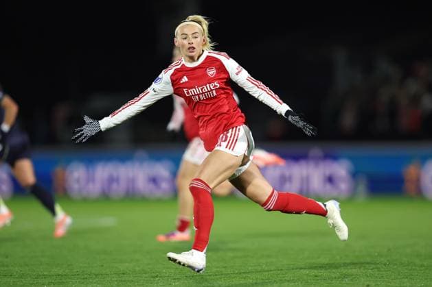 Arsenal gegen Real Madrid Frauen 19. November 2025, Boreham Wood UEFA Women™s Champions League Arsenal gegen Real Madrid Frauen Chloe Kelly von Arsenal Foto Charlotte Wilson Abseits Boreham Wood UK  Copyright: xCharlottexWilsonx xOffsidexOffside