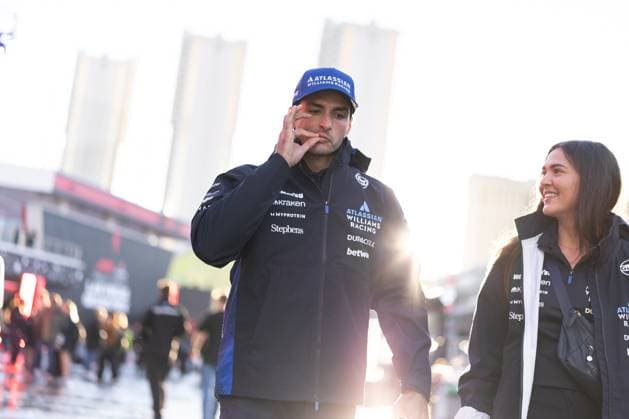 F1 - LAS VEGAS GRAND PRIX 2025 SAINZ Carlos (spa), Williams Racing FW47, portrait during the 2025 Formula 1 Las Vegas Grand Prix, 22th round of the 2025 FIA Formula One World Championship, WM, Weltmeisterschaft from November 21 to 23, 2025 on the Las Vegas Strip Circuit, in Paradise, Nevada, United States of America - ParadiseUnited States  Copyright: xAndrÃ xFerreirax