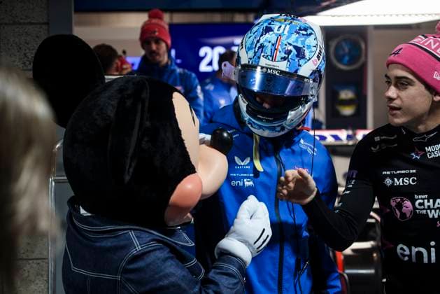 F1 - LAS VEGAS GRAND PRIX 2025 COLAPINTO Franco (arg), Alpine F1 Team A525, portrait GASLY Pierre (fra), Alpine F1 Team A525, portrait Mickey Mouse Disney during the 2025 Formula 1 Las Vegas Grand Prix, 22th round of the 2025 FIA Formula One World Championship, WM, Weltmeisterschaft from November 21 to 23, 2025 on the Las Vegas Strip Circuit, in Paradise, Nevada, United States of America - ParadiseUnited States  Copyright: xXavixBonillax