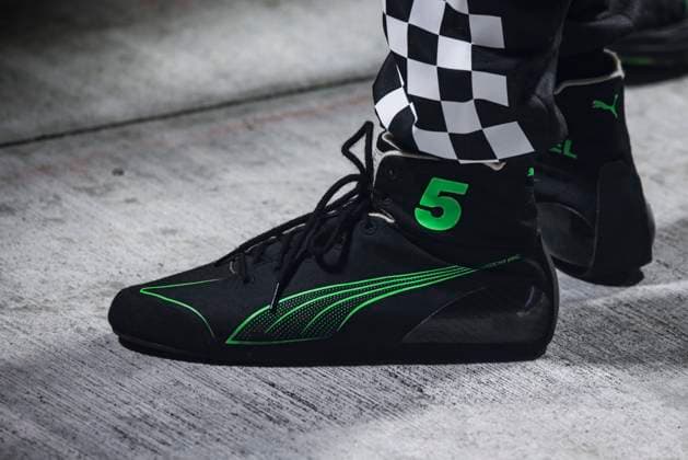F1 - LAS VEGAS GRAND PRIX 2025 BORTOLETO Gabriel (bra), Stake F1 Team Kick C45, portrait shoes during the 2025 Formula 1 Las Vegas Grand Prix, 22th round of the 2025 FIA Formula One World Championship, WM, Weltmeisterschaft from November 21 to 23, 2025 on the Las Vegas Strip Circuit, in Paradise, Nevada, United States of America - ParadiseUnited States  Copyright: xXavixBonillax