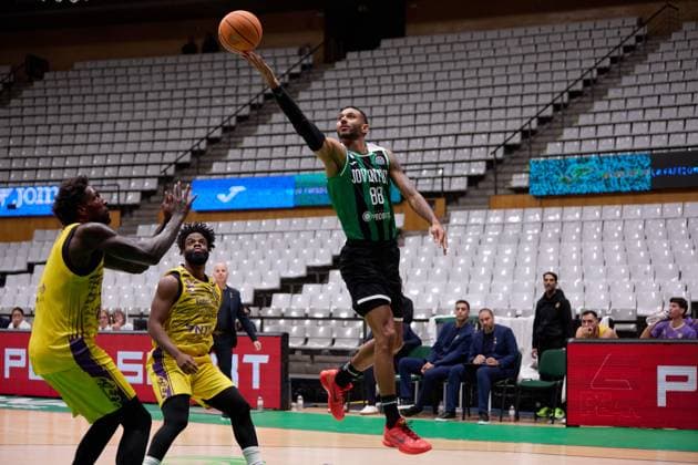 November 19, 2025, Badalona, Barcelona, Spain: Adam Hanga of Joventut Badalona in action during the Basketball Champions League season X game between Joventut Badalona and Hapoel Netanel Holon at Palau Olimpic de Badalona on November 19, 2025 in Badalona, Spain. Badalona Spain - ZUMAr232 20251119_zsp_r232_036 Copyright: xDavidxRamirezx
