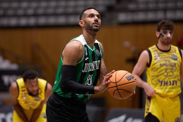 November 19, 2025, Badalona, Barcelona, Spain: Adam Hanga of Joventut Badalona in actionn during the Basketball Champions League season X game between Joventut Badalona and Hapoel Netanel Holon at Palau Olimpic de Badalona on November 19, 2025 in Badalona, Spain. Badalona Spain - ZUMAr232 20251119_zsp_r232_088 Copyright: xDavidxRamirezx