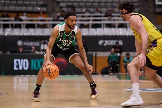 November 19, 2025, Badalona, Barcelona, Spain: Cameron Hunt of Joventut Badalona in action during the Basketball Champions League season X game between Joventut Badalona and Hapoel Netanel Holon at Palau Olimpic de Badalona on November 19, 2025 in Badalona, Spain. Badalona Spain - ZUMAr232 20251119_zsp_r232_095 Copyright: xDavidxRamirezx