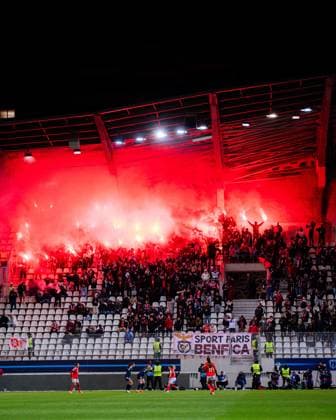 Flares from supporters of SL Benfica during the UEFA Womens Champions League game between Paris FC and SL Benfica at Stade Jean Bouin in Paris, France. Copyright: xPaulinexFIGUETx xSPPx Sportspressphoto_SPR64082