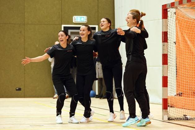ARNHEM - Women s handball players training ahead of the World Cup, which will be held in the Netherlands and Germany. ANP BART STOUTJESDIJK xVIxANPxSportx xxANPxIVx 542569510 originalFilename: 542569510.jpg