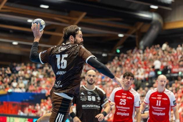 Aalborg Handball v Industria Kielce, EHF Champions League Handball, Aalborg, Denmark Aalborg, Denmark. 19th, November 2025. Jorge Maqueda (15) of Industria Kielce seen during the EHF Champions League match between Aalborg Handball and Industria Kielce at Sparekassen Danmark Arena in Aalborg. Denmark, Aalborg  Copyright: xGonzalesxPhoto MadsxAndersenx