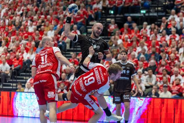 Aalborg Handball v Industria Kielce, EHF Champions League Handball, Aalborg, Denmark Aalborg, Denmark. 19th, November 2025. Artsem Karalek (50) of Industria Kielce seen during the EHF Champions League match between Aalborg Handball and Industria Kielce at Sparekassen Danmark Arena in Aalborg. Denmark, Aalborg  Copyright: xGonzalesxPhoto MadsxAndersenx