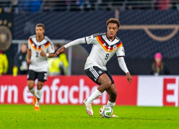 17.11.2025, Fussball WM-Qualifikation Europa 2025 26, 10.Spieltag, Deutschland - Slowakei, in der Red-Bull-Arena Leipzig (Deutschland). Assan Ouedraogo (Deutschland) am Ball *** 17 11 2025, Football World Cup Qualification Europe 2025 26, Matchday 10, Germany Slovakia, in the Red Bull Arena Leipzig Germany Assan Ouedraogo Germany on the ball