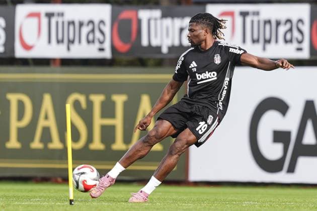 Ahead of Besiktas v Samsunspor - Turkish Super Lig ISTANBUL, TURKIYE - NOVEMBER 20: El Bilal Toure of Besiktas attends the training session ahead of the Turkish Super Lig week 13 match between Besiktas and Samsunspor at the BJK Nevzat Demir Facilities in Istanbul, Turkiye on November 20, 2025. Agit Erdi Ulukaya Anadolu Istanbul Turkey. Editorial use only. Please get in touch for any other usage.  Copyright: x2025xAnadoluxAgitxErdixUlukayax