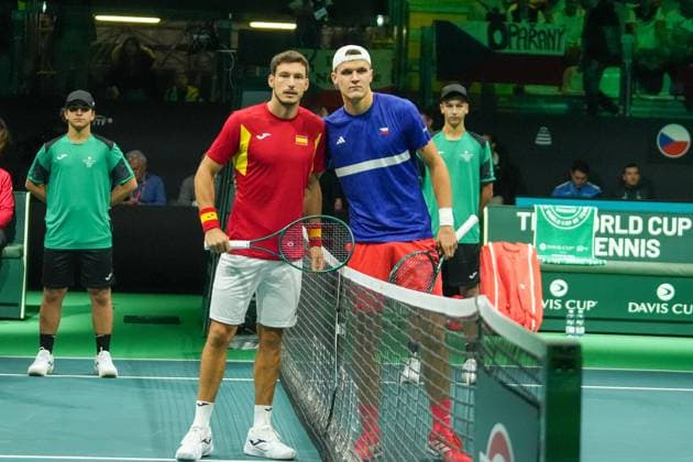 TENNIS - DAVIS CUP 2025 - FINAL 8 20 11 2025 Laurent Lairys MAXPPP - Pablo Carreno Busta of Spain and Jakub Mensik of Republique Tcheque during the Davis Cup 2025, Final 8, Tennis event on 19 November 2025 in Bologna, Italy - Photo Laurent Lairys Bologna Italy  Copyright: xMAXPPPxLaurentxLairysx LLR202511206825 LLR202511206825