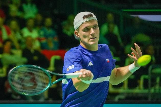 November 20, 2025, Bologna, Bretagne, Italy: Jakub Mensik of Republique Tcheque during the Davis Cup 2025, Final 8, Tennis event on 19 November 2025 in Bologna, Italy - Photo Bologna Italy - ZUMAl193 20251120_zsp_l193_040 Copyright: xLaurentxLairysx