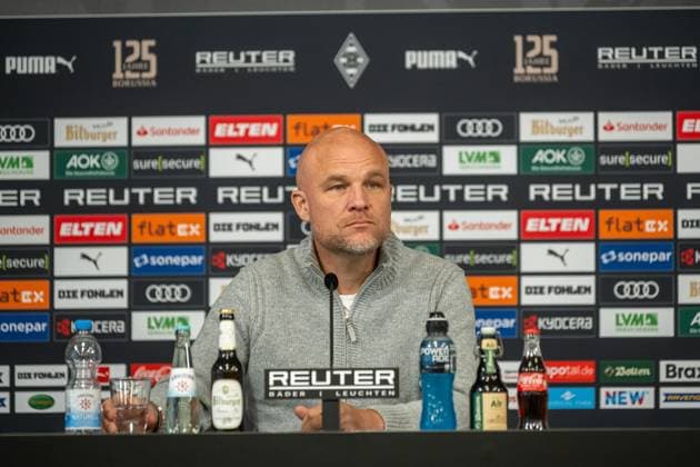 20 11 2025, Football Borussia Moenchengladbach, Press conference on the contract extension of Eugen Polanski and the away match at 1 FC Heidenheim in the press room at Borussia Park in Moenchengladbach Rouven Schroeder Borussia Moenchengladbach, Head of Sport at the press conference Important note In accordance with the regulations of the DFL German Football League and the DFB German Football Association, it is prohibited to utilize or have utilized photographs taken in the stadium and or of the match in the form of sequential images and or video-like photo series Foto Kirchner Media TH Copyright: xKirchner-Media THx
