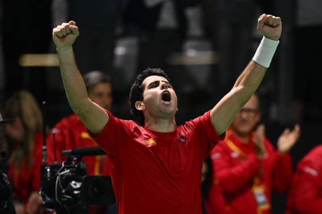 Jaume Munar Clar of Spain in action during the Davis Cup Quarter-Final match between Jaume Munar Clar of Spain and Jiri Lehecka of Czechia at Supertennis Arena - Bolognafiere on November 20, 2025 in Bologna, Italy  Copyright: xDomenicoxCippitelli IPAxSportx xipa-agency.netx xx IPA_68166993 IPA_Agency_IPA68166993