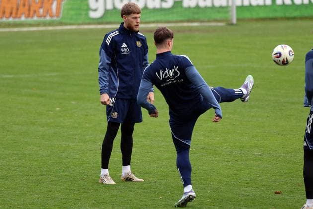 20 11 2025, xrekx, Fußball 3 Liga, 1 FC Saarbrücken Training v l Joel Bichsel 1 FC Saarbruecken DFL DFB REGULATIONS PROHIBIT ANY USE OF PHOTOGRAPHS as IMAGE SEQUENCES and or QUASI VIDEO Saarbrücken