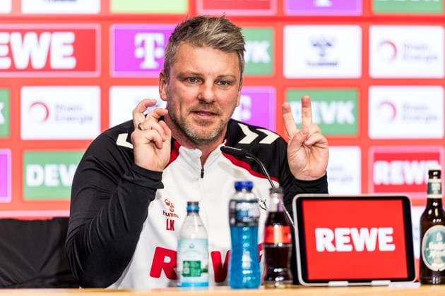 1 Soccer Bundesliga 1 FC Cologne press conference 20 11 2025 Lukas Kwasniok coach 1 FC Cologne gestures 1 Soccer Bundesliga press conference 1 FC Cologne before the home match against Eintracht Frankfurt Cologne, RheinEnergieStadion, 20 11 2025 Copyright: xBEAUTIFULxSPORTS Wunderlx