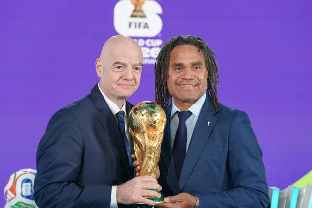 Soccer FIFA World Cup Qualification Europe 2025 26 Playoff Draw Home of FIFA Zurich, Switzerland Gianni Infantino FIFA President and Christian Karembeu FIFA Legend with World Cup Trophy, Cup Zurich Canton Zurich Switzerland Copyright: xJOERANxSTEINSIEKx