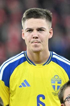 EMIL HOLM, Svezia, World Cup 2026 Qualifying, Switzerland-Sweden 4-1, primo piano, head shot, close up, single shot QUALIFICAZIONI MONDIALI 2026 SVIZZERA-SVEZIA 4-1