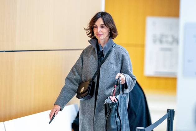 Géraldine Maillet, compagne de D.Riolo - Arrivées au tribunal correctionnel de Paris en marge du procès en diffamation entre Didier Deschamps et Daniel Riolo. Le procès en diffamation opposant Didier Deschamps à Daniel Riolo s’est ouvert le 20 novembre 2025 devant la XVIIe chambre du tribunal correctionnel de Paris : Didier Deschamps reproche à Daniel Riolo d’avoir qualifié de « menteur » à propos de la blessure de Karim Benzema lors de la coupe du monde de football en 2022. France, le 20 novembre 2025. Pierre Perusseau Bestimage Arrivals at the Paris Criminal Court on the sidelines of the defamation trial between Didier Deschamps and Daniel Riolo. The defamation trial between Didier Deschamps and Daniel Riolo opened on November 20, 2025, before the 17th chamber of the Paris Criminal Court. Didier Deschamps accuses Daniel Riolo of having called him a liar regarding Karim Benzema s injury during the 2022 FIFA World Cup, WM, Weltmeisterschaft, Fussball France, November 20, 2025. Paris France  Copyright: xPierrexPerusseaux xBestimagexPierrexPerusseaux xBestimagex