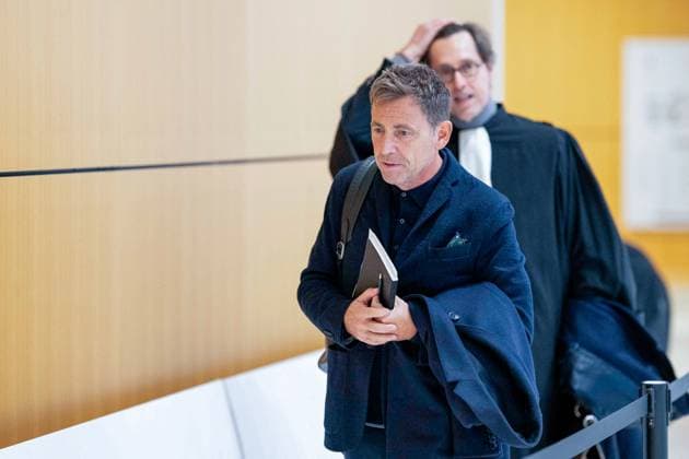 Daniel Riolo - Arrivées au tribunal correctionnel de Paris en marge du procès en diffamation entre Didier Deschamps et Daniel Riolo. Le procès en diffamation opposant Didier Deschamps à Daniel Riolo s’est ouvert le 20 novembre 2025 devant la XVIIe chambre du tribunal correctionnel de Paris : Didier Deschamps reproche à Daniel Riolo d’avoir qualifié de « menteur » à propos de la blessure de Karim Benzema lors de la coupe du monde de football en 2022. France, le 20 novembre 2025. Pierre Perusseau Bestimage Arrivals at the Paris Criminal Court on the sidelines of the defamation trial between Didier Deschamps and Daniel Riolo. The defamation trial between Didier Deschamps and Daniel Riolo opened on November 20, 2025, before the 17th chamber of the Paris Criminal Court. Didier Deschamps accuses Daniel Riolo of having called him a liar regarding Karim Benzema s injury during the 2022 FIFA World Cup, WM, Weltmeisterschaft, Fussball France, November 20, 2025. Paris France  Copyright: xPierrexPerusseaux xBestimagexPierrexPerusseaux xBestimagex