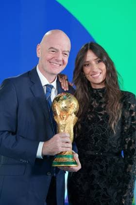 Football FIFA World Cup Qualification Europe 2025 26 Playoff Draw Home of FIFA Zurich, Switzerland Gianni Infantino FIFA President and Melanie Winiger presenter with World Cup trophy, cup Copyright: xJOERANxSTEINSIEKx