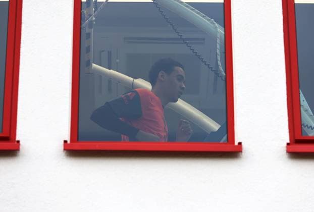 Football, Men, Season 2025 2026, FC Bayern Munich, Training Jamal Musiala FC Bayern Munich on the treadmill, Build-up training, indoor
