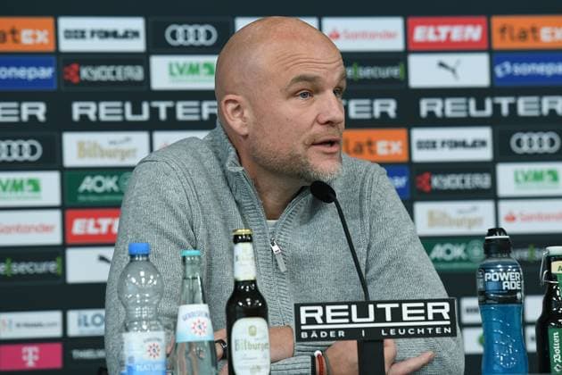 Vorstellung von Eugen Polanski als neuer Cheftrainer von Borussia Mönchengladbach am 20.11.2025 im Borussia-Park in Mönchengladbach Rouven Schröder ( Head of Sports Mönchengladbach ) xRx