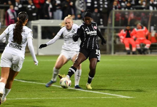 20 11 2025, xhbx, Football UEFA Women EuropaCup, Eintracht Frankfurt Women PSV Eindhoven v l Nicole Anyomi Eintracht Frankfurt Women DFL DFB REGULATIONS PROHIBIT ANY USE OF PHOTOGRAPHS as IMAGE SEQUENCES and or QUASI VIDEO Frankfurt