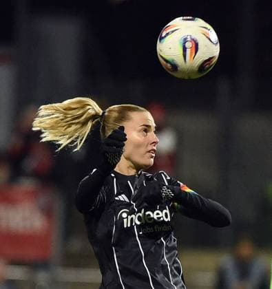 20 11 2025, xhbx, Football UEFA Women EuropaCup, Eintracht Frankfurt Women PSV Eindhoven v l Laura Freigang Eintracht Frankfurt Women DFL DFB REGULATIONS PROHIBIT ANY USE OF PHOTOGRAPHS as IMAGE SEQUENCES and or QUASI VIDEO Frankfurt